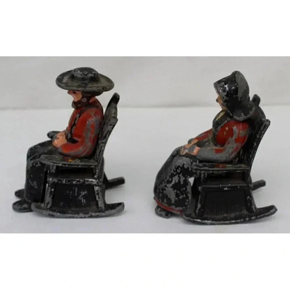 Cast Iron Amish Salt & Pepper Husband & Wife on S & P Rocking Chair Shakers - Picture 3 of 6